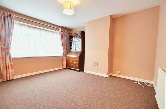 3 Bedroom Semi-Detached House To Rent In Elstow Close, Ruislip, HA4