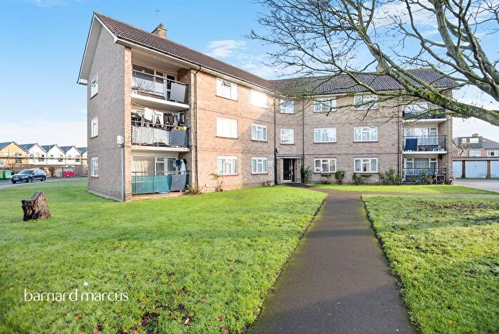3 Bedroom Flat For Sale In Field Road, Feltham, TW14