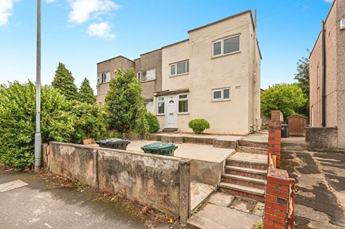 3 Bedroom Semi-Detached House For Sale In Fenby Avenue, Bradford, BD4