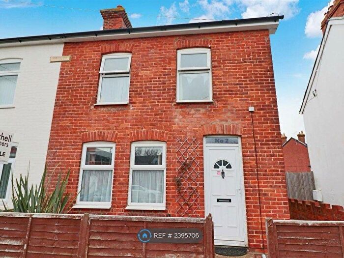 2 Bedroom Semi-Detached House To Rent In Highfield Road, Farnborough, GU14