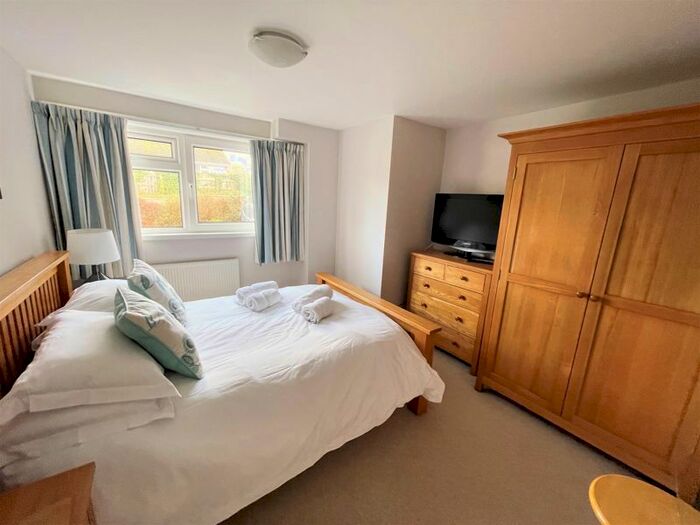 3 Bedroom Flat For Sale In Headland Road, Carbis Bay, St. Ives TR26