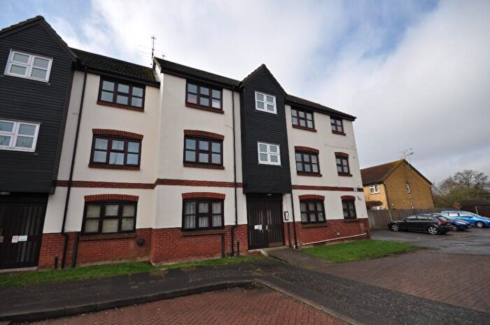 2 Bedroom Apartment To Rent In Bounderby Grove, Chelmsford, Essex, CM1