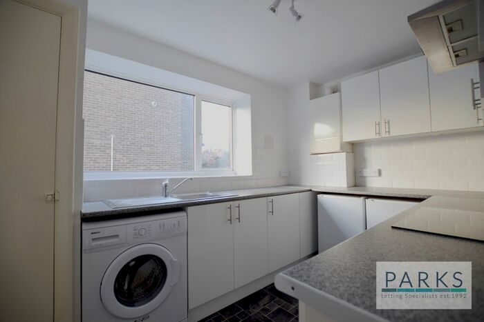 2 Bedroom Flat To Rent In Lorraine Court, Davigdor Road, Hove, BN3