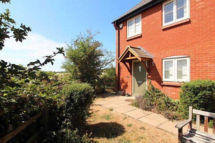 3 Bedroom Semi-Detached House To Rent In Riverview, Old Stratford, MK19