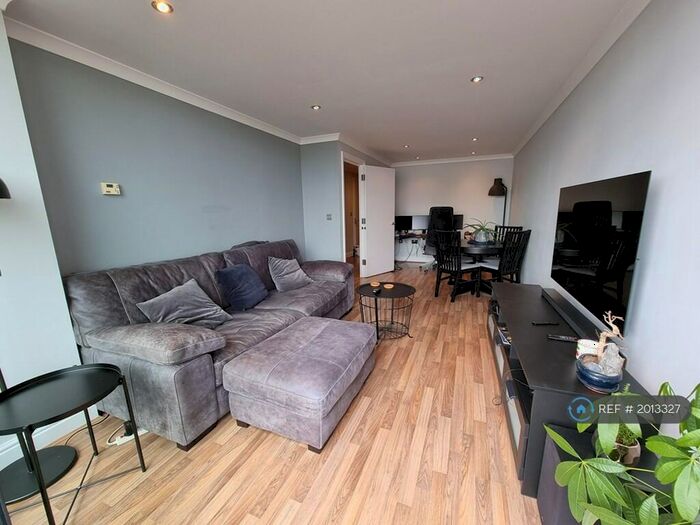 1 Bedroom Flat To Rent In Kingsway, London, N12