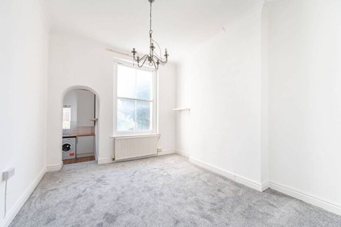 2 Bedroom Flat For Sale In Chippenham Road, Maida Vale, London, W9