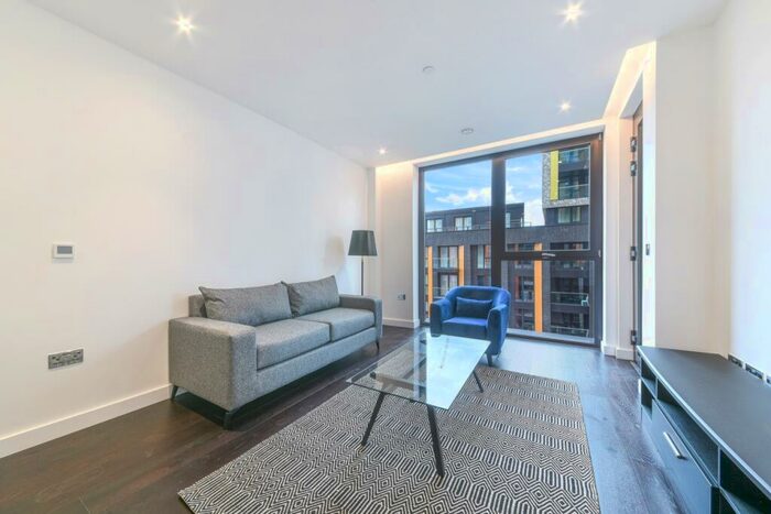 1 Bedroom Apartment To Rent In Madeira Tower, The Residence, Nine Elms, SW11
