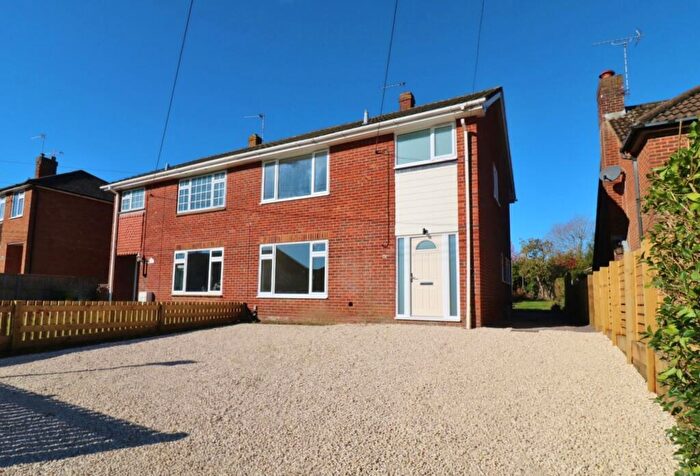 3 Bedroom Semi-Detached House For Sale In Bursledon Road, Hedge End, SO30