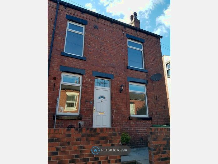 3 Bedroom Terraced House To Rent In Woodville Place, Horsforth, Leeds, LS18
