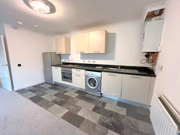 1 Bedroom Flat For Sale In Halcyon Close, Oxshott, Leatherhead, Surrey, KT22