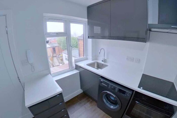 1 Bedroom Flat To Rent In Vicarage Road, B14