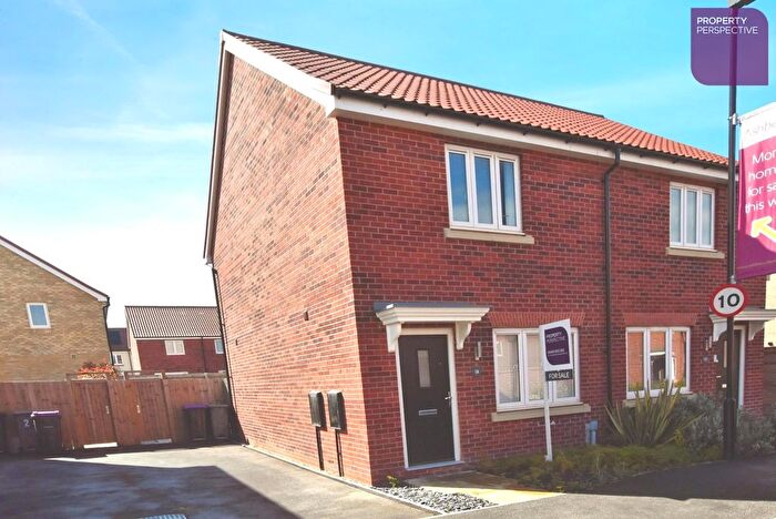 2 Bedroom Semi Detached House For Sale In Lingfield Park, Bourne, PE10