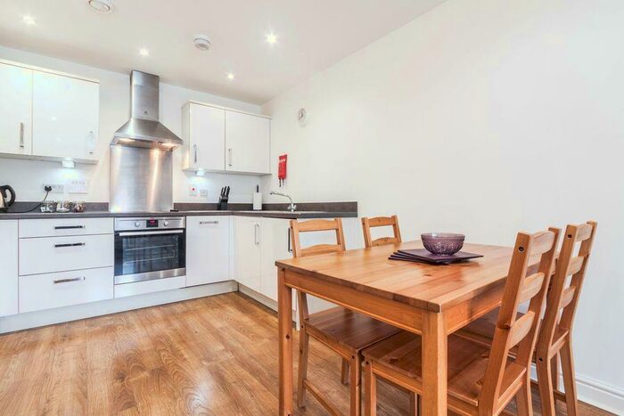 2 Bedroom Apartment To Rent In Outfield Crescent, Wokingham, RG40