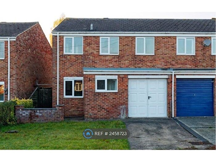 4 Bedroom Semi-Detached House To Rent In Louth Road, Holton-Le-Clay, Grimsby, DN36