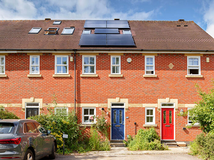 3 Bedroom Property To Rent In Plater Drive, Oxford, OX2