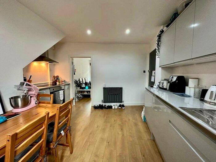 2 Bedroom Apartment To Rent In Andover Road, Winchester, SO23