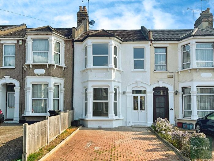 3 Bedroom Terraced House For Sale In Endsleigh Gardens, Ilford, IG1