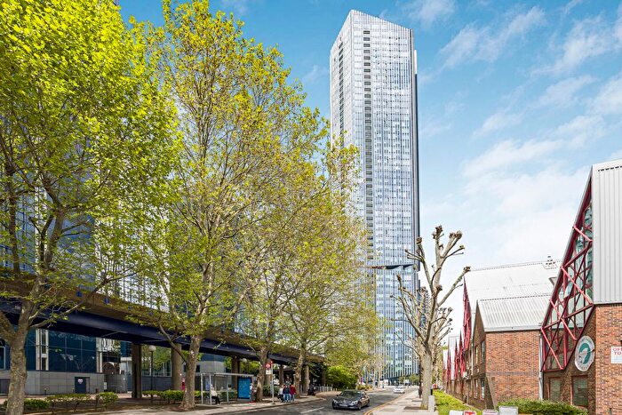 Studio To Rent In Marsh Wall, London, E14
