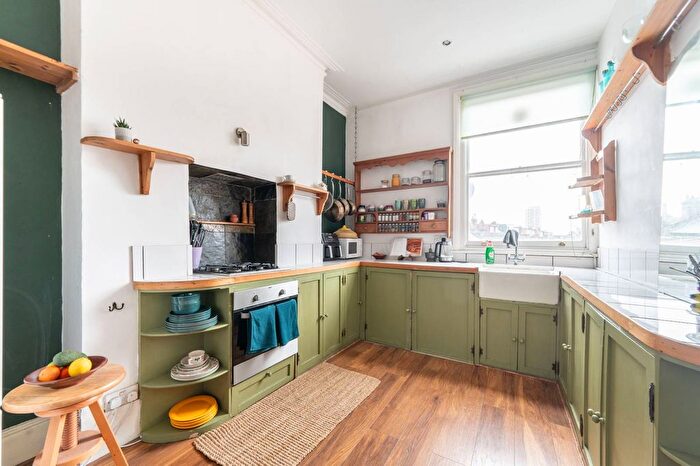 1 Bedroom Flat For Sale In Harrow Road, Kensal Green, London, NW10