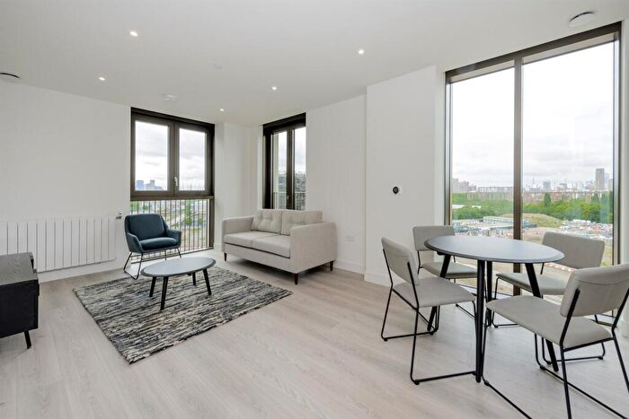 3 Bedroom Apartment To Rent In Menara Point, Twelvetrees Park, E16