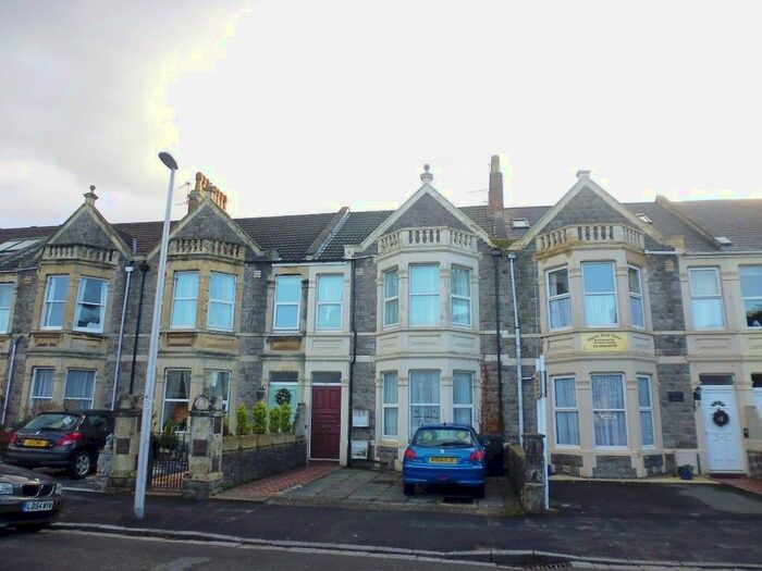 2 Bedroom Flat To Rent In Quantock Road, Weston-Super-Mare, BS23