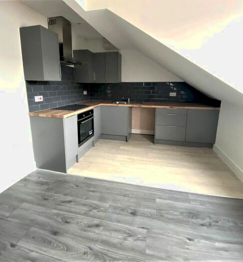 1 Bedroom Flat To Rent In High Street, Barry, CF62