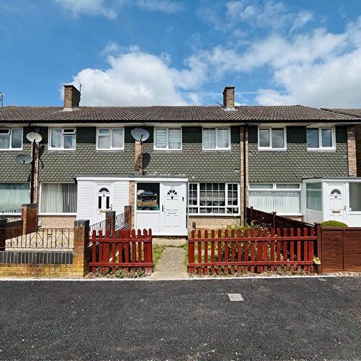 3 Bedroom Town House For Sale In Ermin Walk, Thatcham, RG19