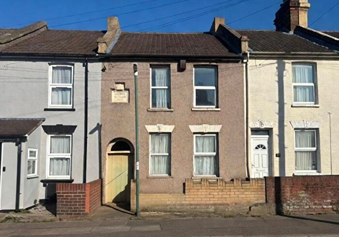 2 Bedroom Terraced House For Sale In St. Albans Road, Dartford, Kent, DA1