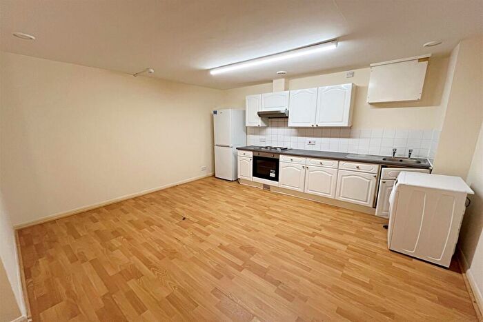 3 Bedroom Flat To Rent In Bournemouth, BH1