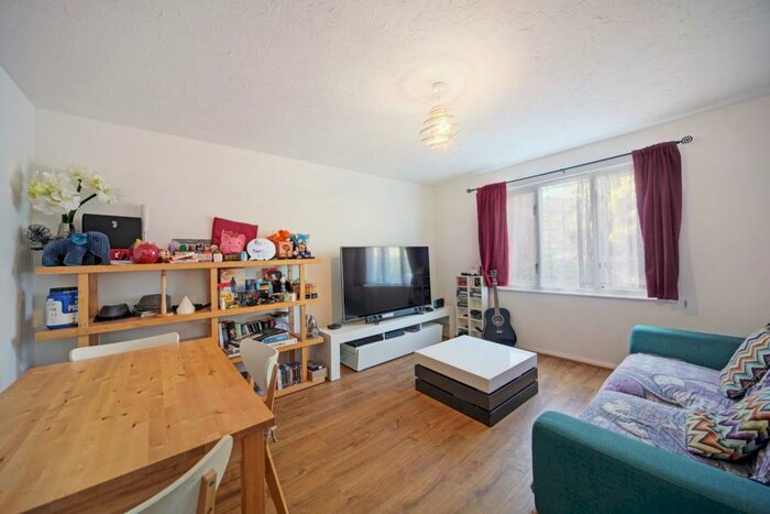 1 Bedroom Flat To Rent In Sheppard Drive, London, SE16