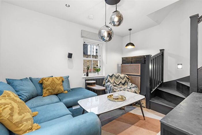 1 Bedroom Flat To Rent In Floral Street, Covent Garden, WC2E