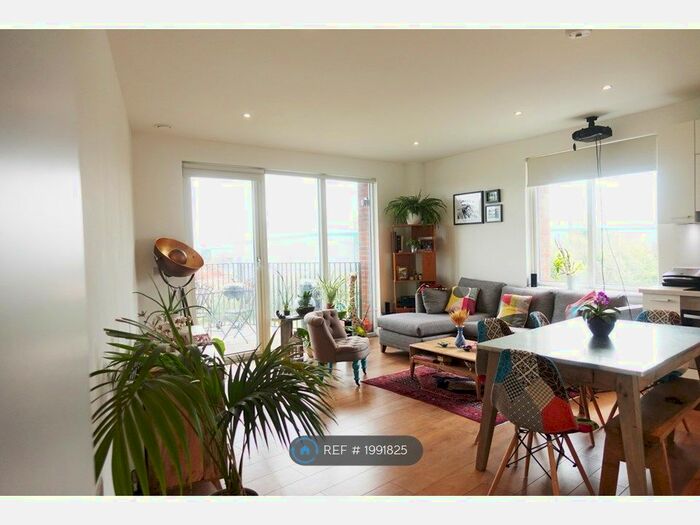 2 Bedroom Flat To Rent In Navigation Road, London, E3
