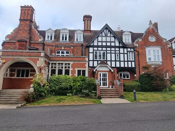 2 Bedroom Flat To Rent In Roxley Manor, Letchworth Garden City, SG6