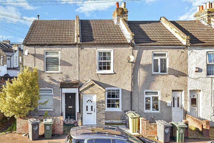 2 Bedroom Terraced House For Sale In Waldeck Road, Dartford, Kent, DA1