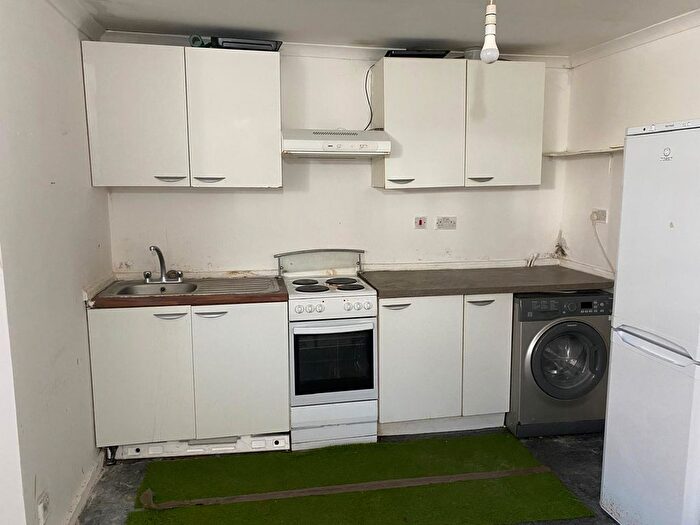 Studio To Rent In Cromwell Road, Hayes, UB3
