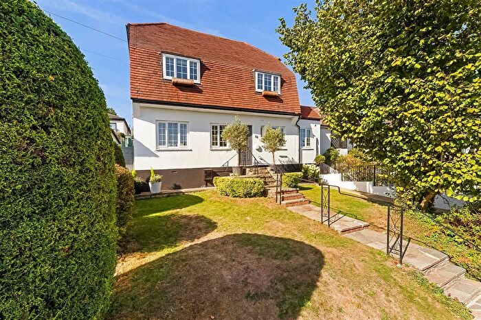 4 Bedroom Detached House For Sale In Riddlesdown Avenue, Purley, CR8