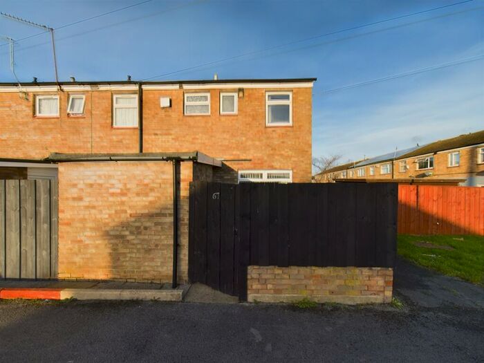 3 Bedroom End Of Terrace House To Rent In Wareham Close, Bransholme, HU7