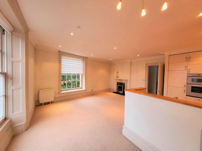 2 Bedroom Maisonette To Rent In Market Square, South Petherton, TA13