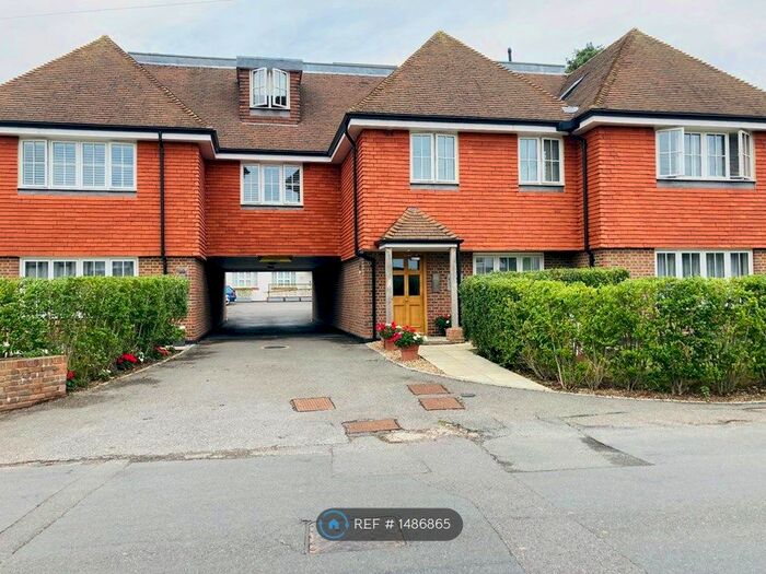 1 Bedroom Flat To Rent In Crown House, Walton On The Hill, Tadworth, KT20