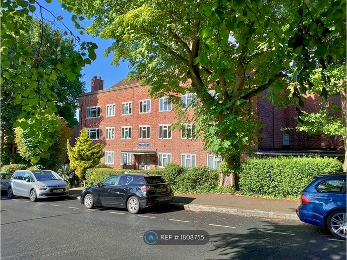 3 Bedroom Flat To Rent In Williams Close, London, N8