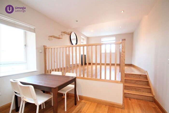 3 Bedroom Apartment To Rent In Springvalley Gardens, Morningside, Edinburgh, EH10