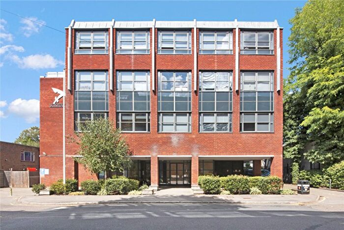 2 Bedroom Flat To Rent In Eastern Road, Romford, RM1