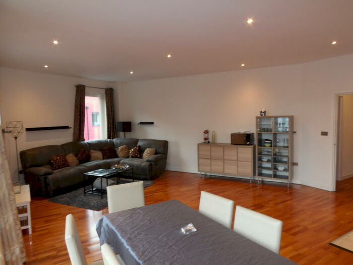 2 Bedroom Apartment To Rent In The Base, B16