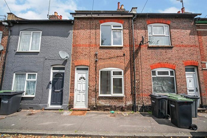 2 Bedroom Terraced House For Sale In Hibbert Street, Luton, LU1