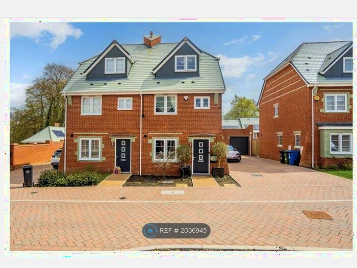 4 Bedroom Semi-Detached House To Rent In Kilty Place, High Wycombe, HP11