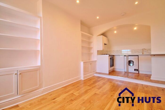 1 Bedroom Flat To Rent In Rathcoole Gardens, London, N8