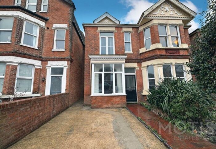 2 Bedroom Flat To Rent In Marten Road, Folkestone, CT20