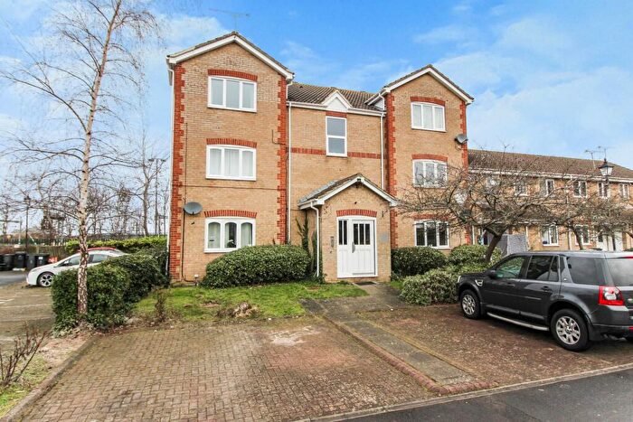 2 Bedroom Apartment To Rent In Farriers Close, Swindon, SN1