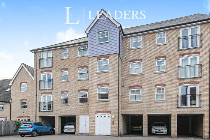 2 Bedroom Link Detached House To Rent In Dobede Way, CB7