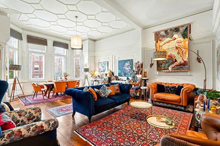 2 Bedroom Apartment For Sale In Finchley Road, Hampstead, London, NW3